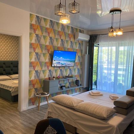Elysse Sunrise Apartment Mamaia Exterior foto